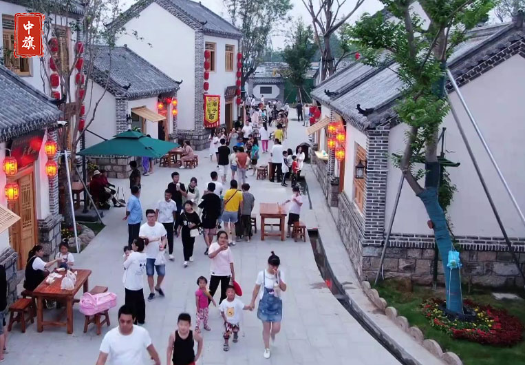 小旗出去旅游路过了一处景区