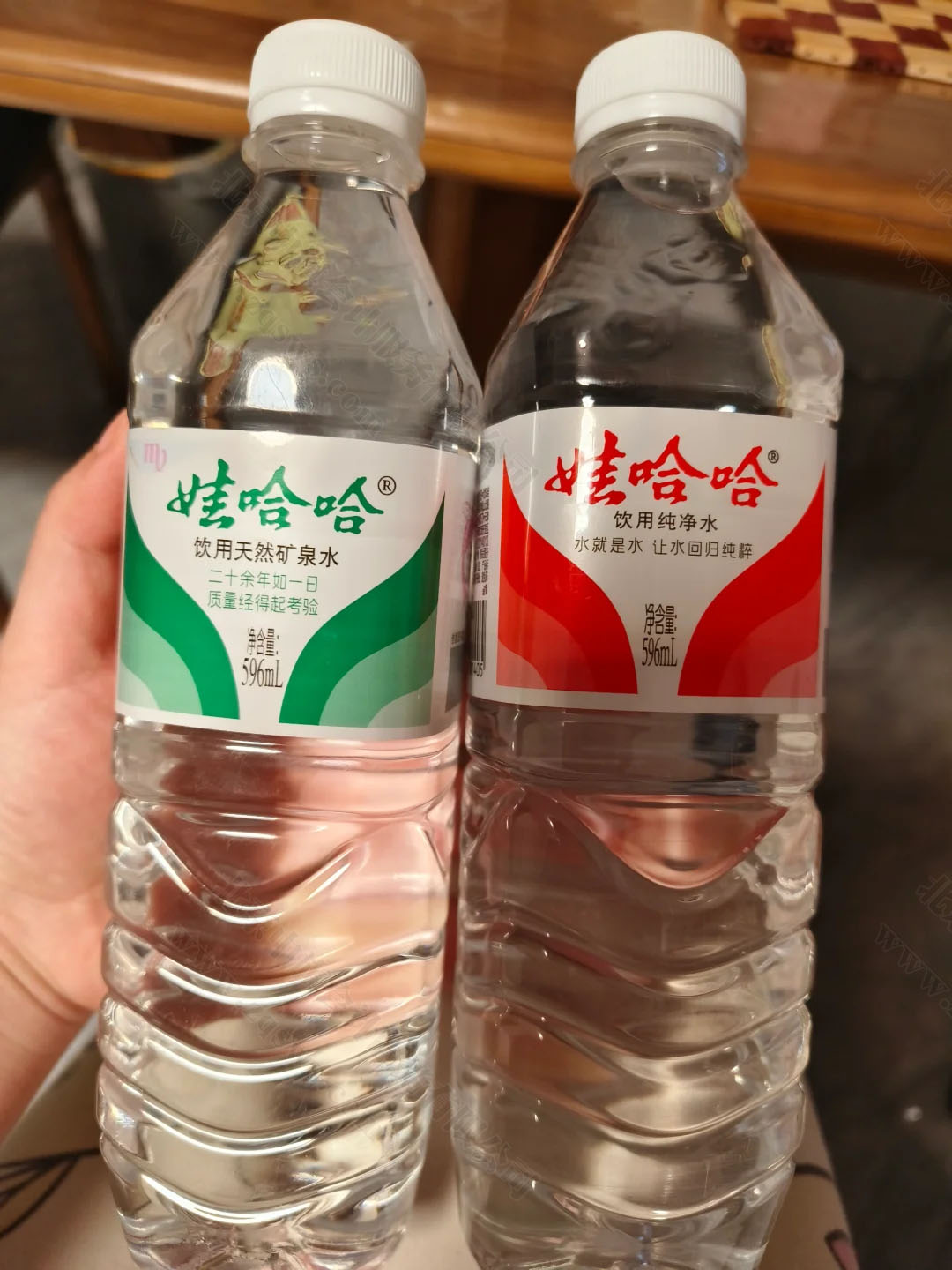 经常喝的哇哈哈天然矿泉水.jpg