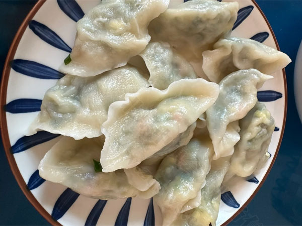 小王妈妈过年给我们包的饺子.jpg