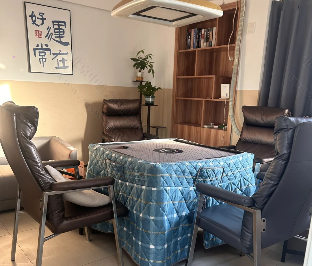 我们家楼下的棋牌室.jpg
