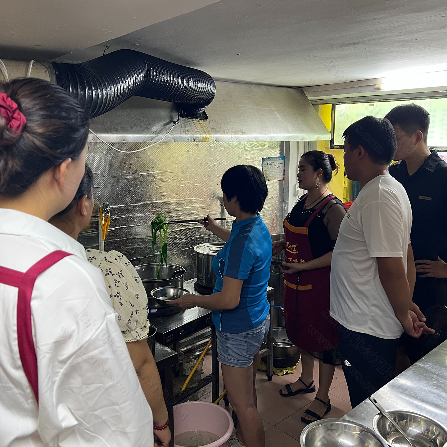 张姐的后厨，餐饮一定要注意环保.jpg