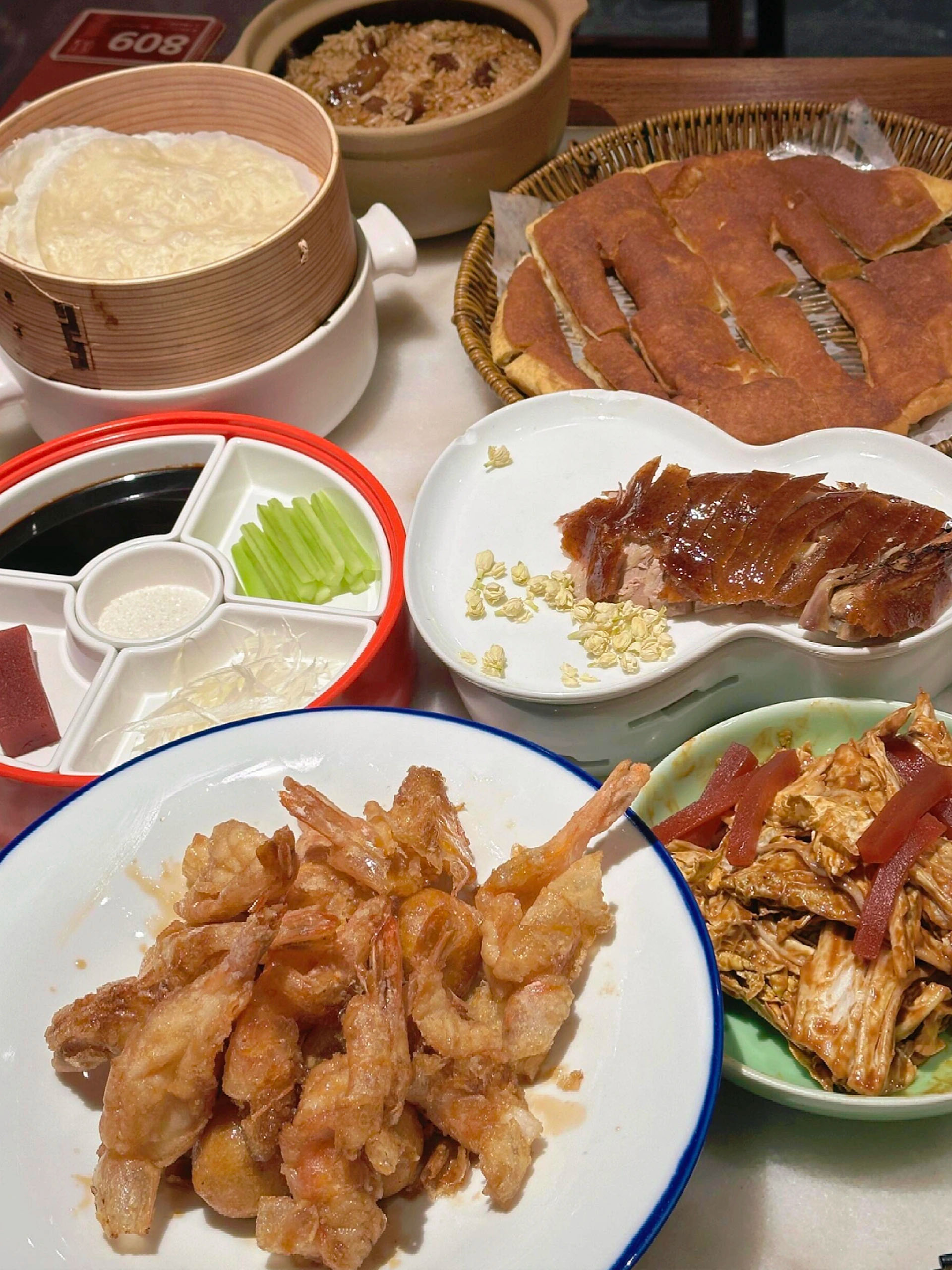 全国各地的餐饮业销售额也是大涨.jpg