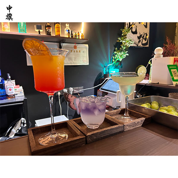 成本不到10万，小镇上的酒吧生意到底靠什么活？