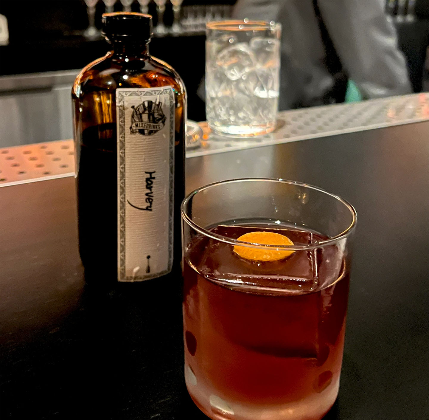 清吧调酒的.jpg