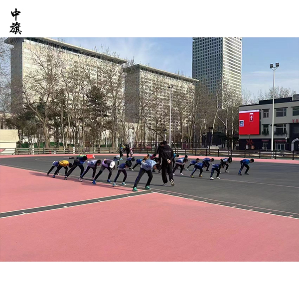 室外轮滑场为何比室内难办证？