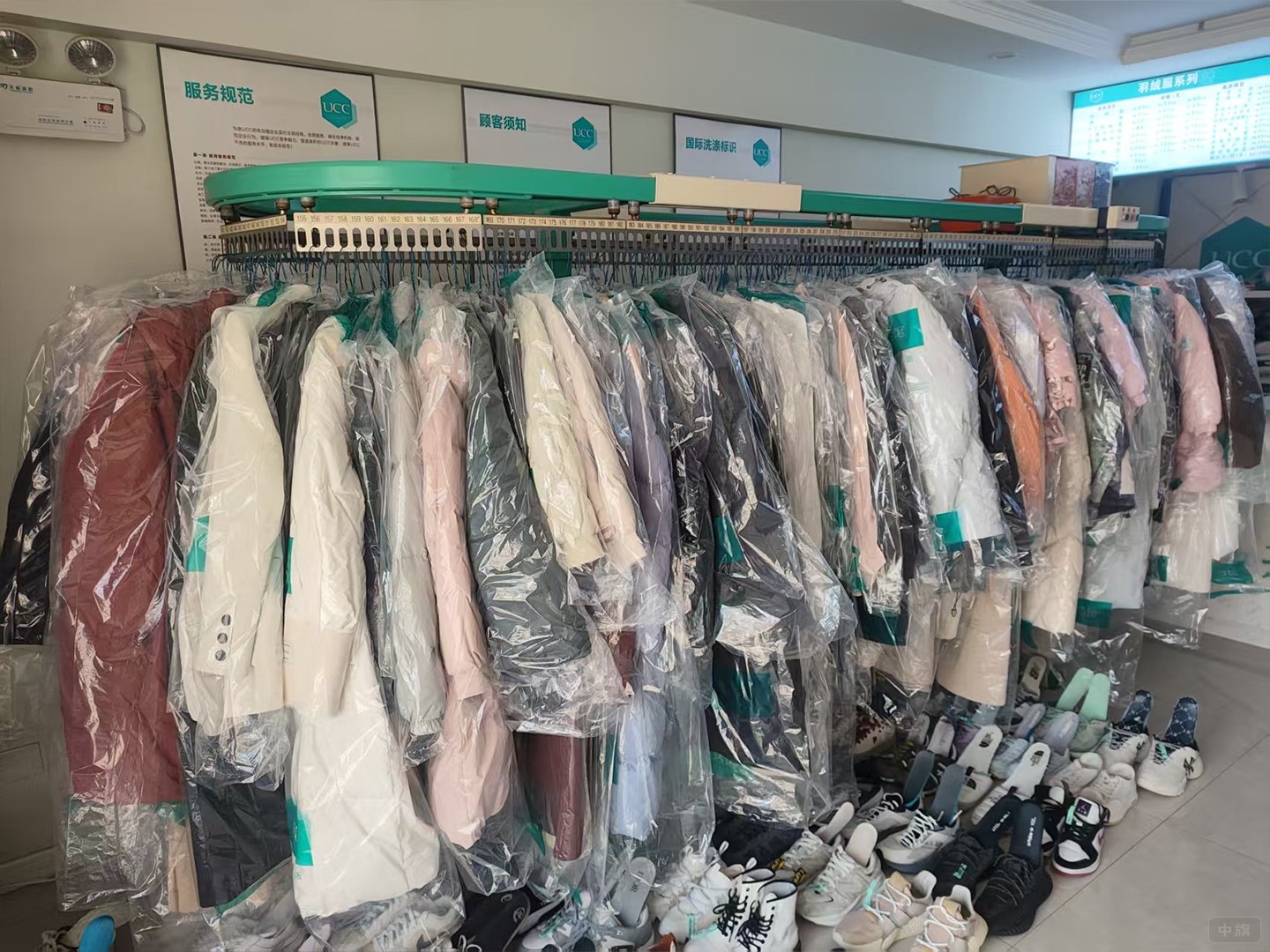 清洗后挂着的衣服