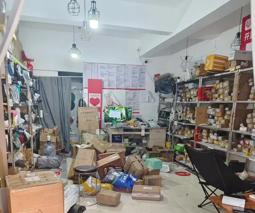菜鸟驿站的件多起来那可能需要很大的区域来摆放