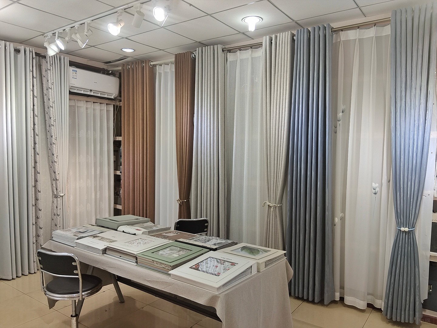 窗纱展示间