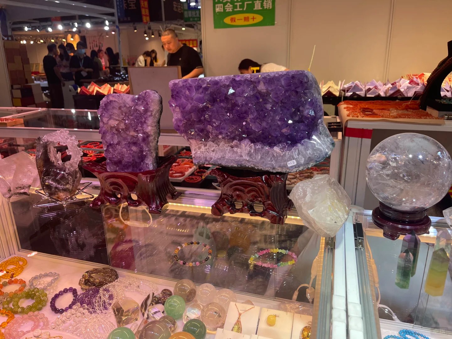 上周末去逛的一个珠宝店