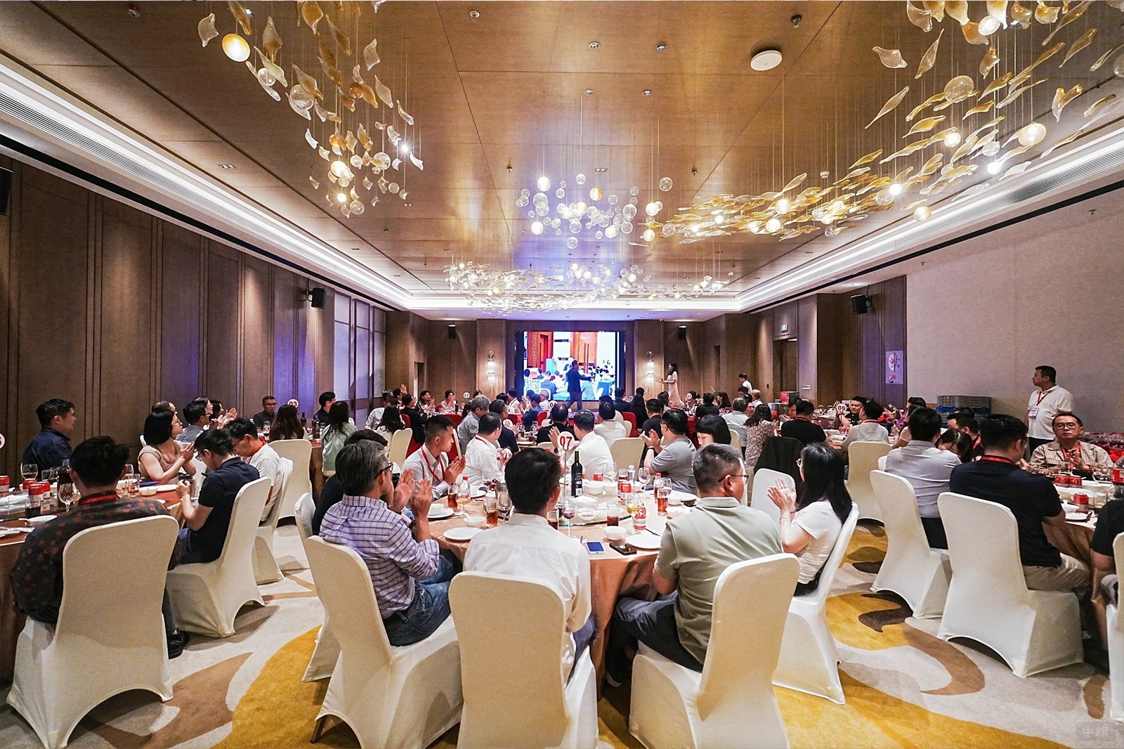 某信托公司酒会现场图 某信托公司酒会现场图