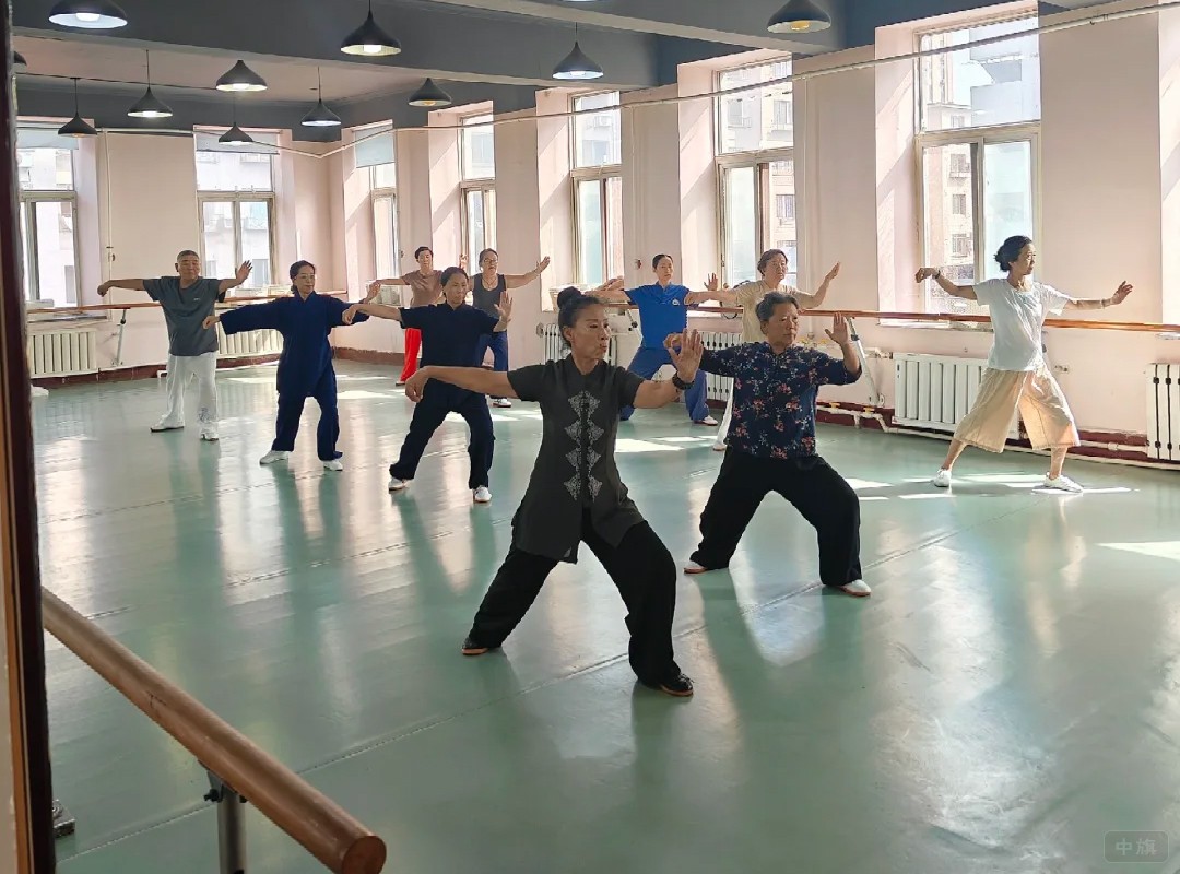 我们小区楼下新开的老年大学