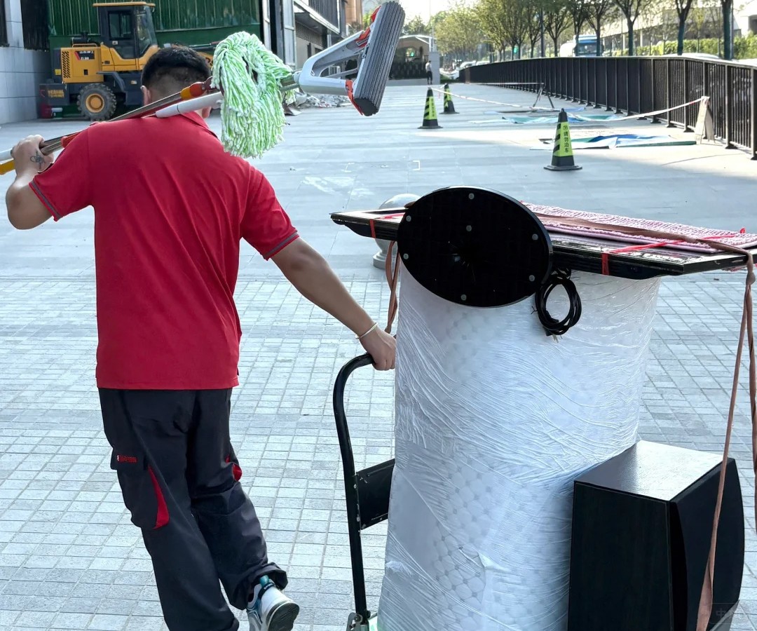 搬家师傅最后一趟搬货，就全都装完了