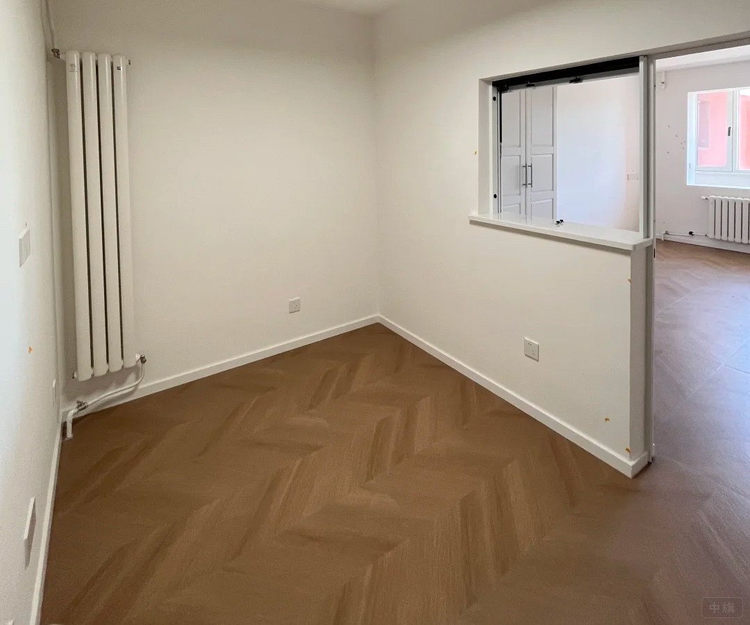 等待装修的空房间 等待装修的空房间