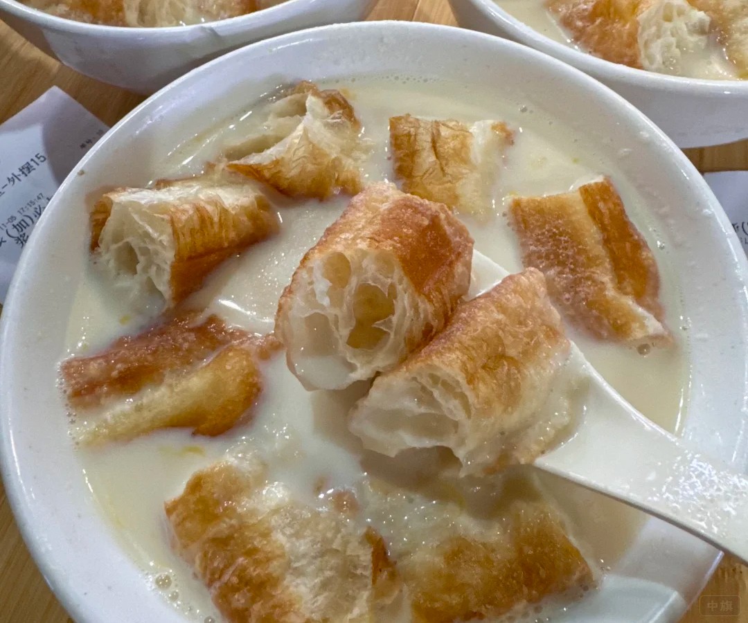 老何给我的豆浆和油条，吃起来真的香