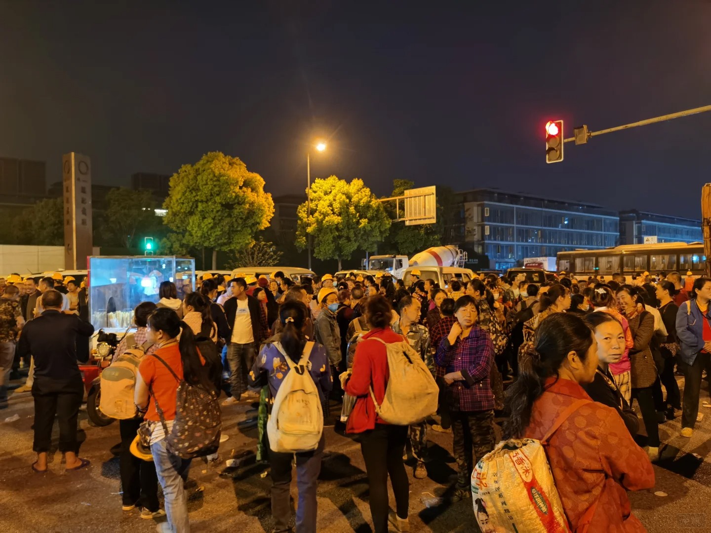 深夜的劳务市场