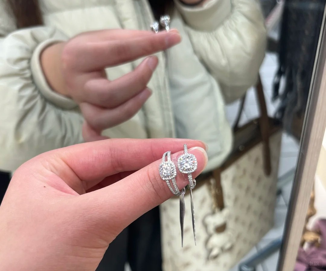 胖东来的小方糖钻戒 胖东来的小方糖钻戒