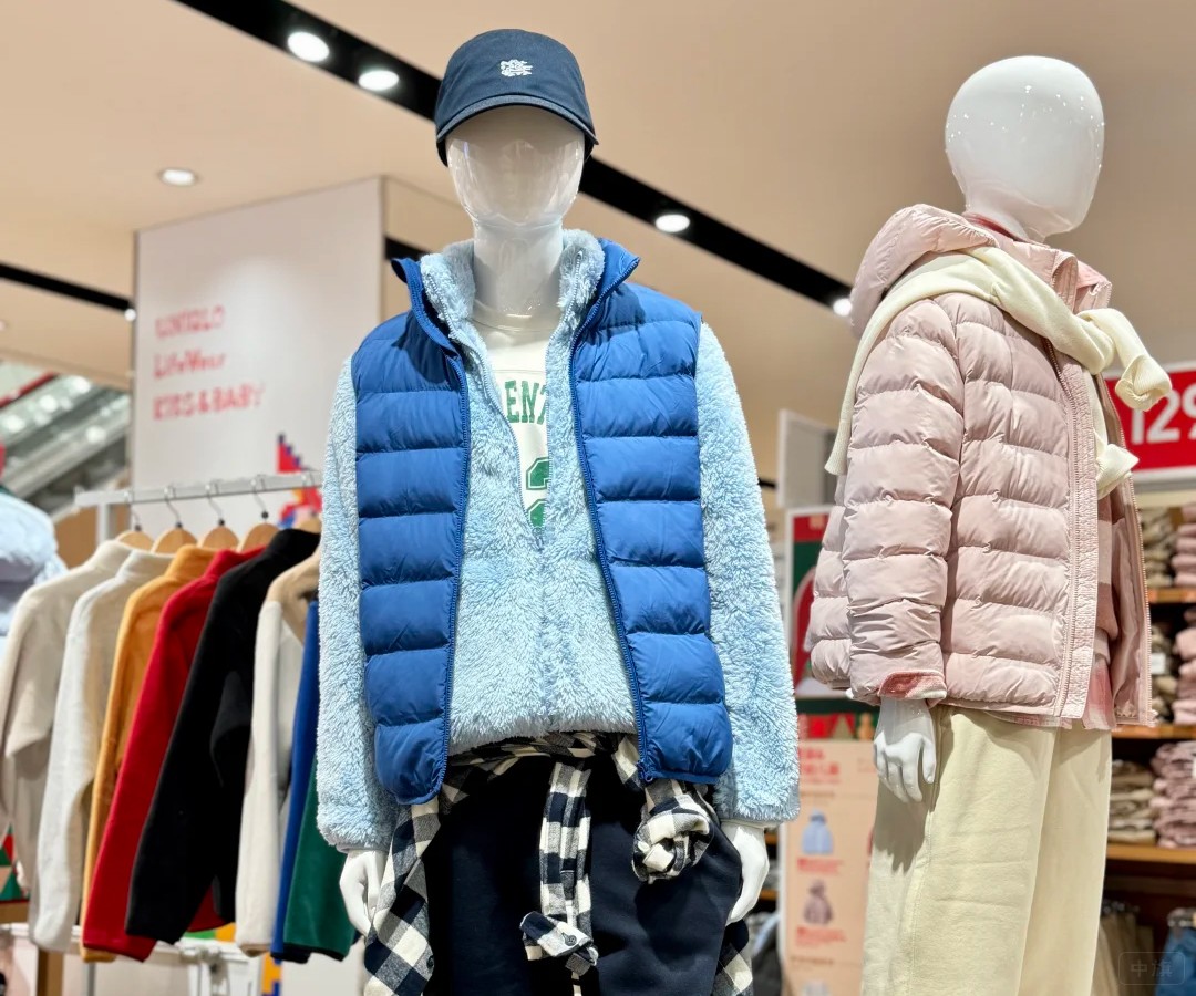 商城内某款童装衣服 商城内某款童装衣服