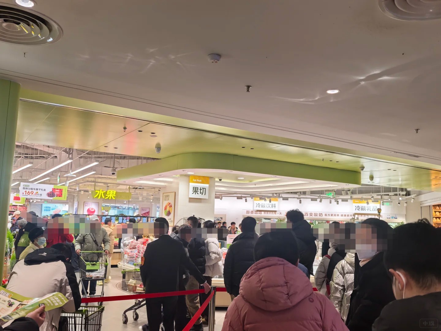 超市人流量非常大，那么记账就需要电子化