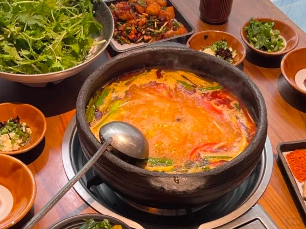 吃着火锅闲聊合作的事儿