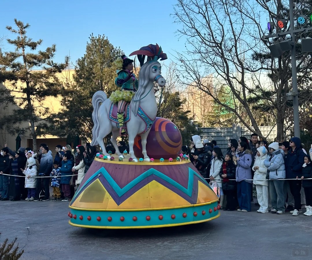 环球影城里工作人员的成本