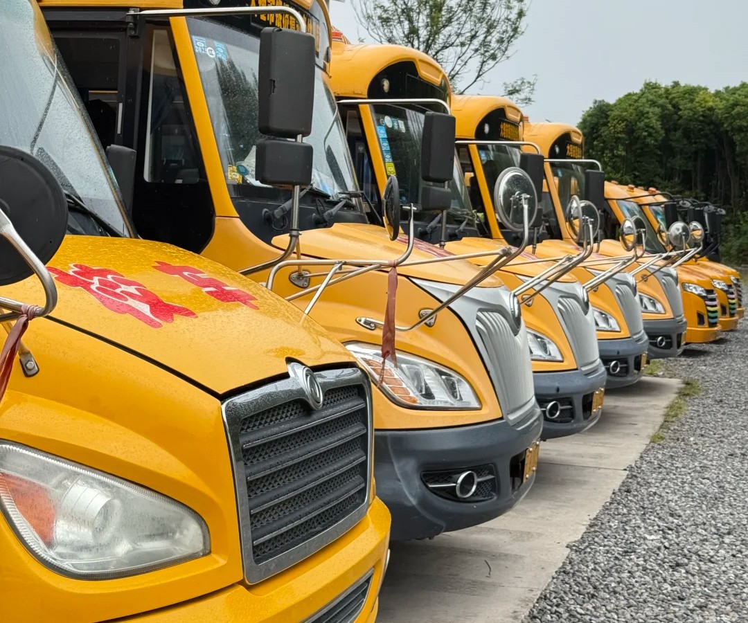 幼儿园的校车